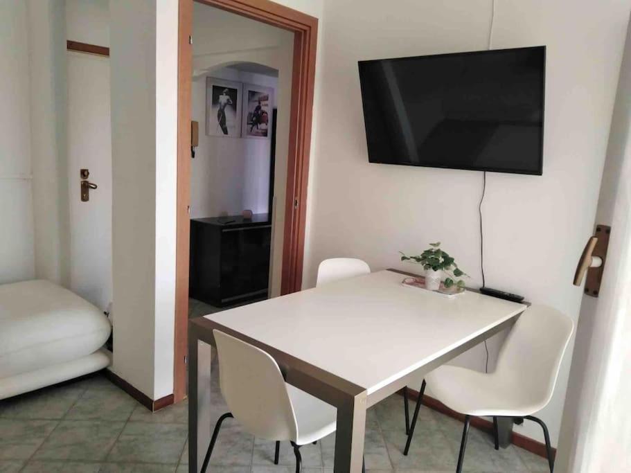 Lovely Flat, Super Connected To The Centre,Wifi,4P Milan Bagian luar foto